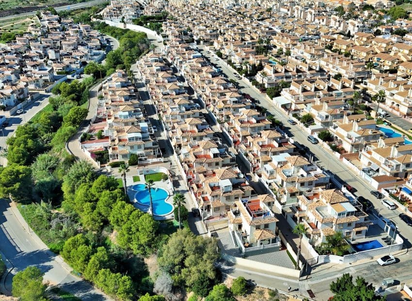 4 sovrum Villa till salu i Playa Flamenca med pool - 379 000 € (Ref: 9649894)