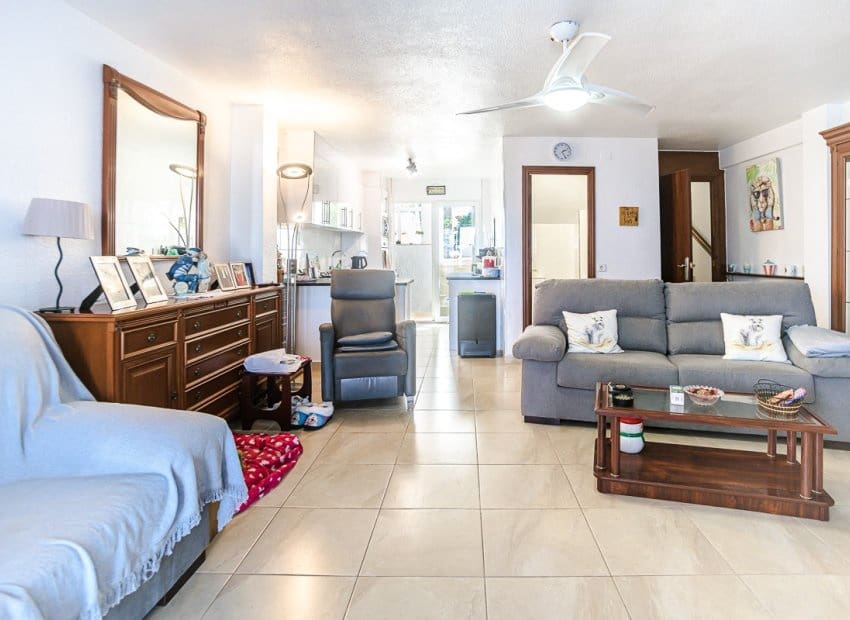 3 makuuhuone Huoneisto myytävänä paikassa Los Balcones mukana uima-altaan - 189 000 € (Ref: 9650491)