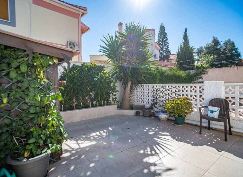 3 makuuhuone Huoneisto myytävänä paikassa Los Balcones mukana uima-altaan - 189 000 € (Ref: 9650491)