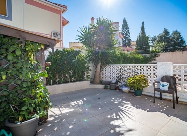 3 makuuhuone Huoneisto myytävänä paikassa Los Balcones mukana uima-altaan - 189 000 € (Ref: 9650491)