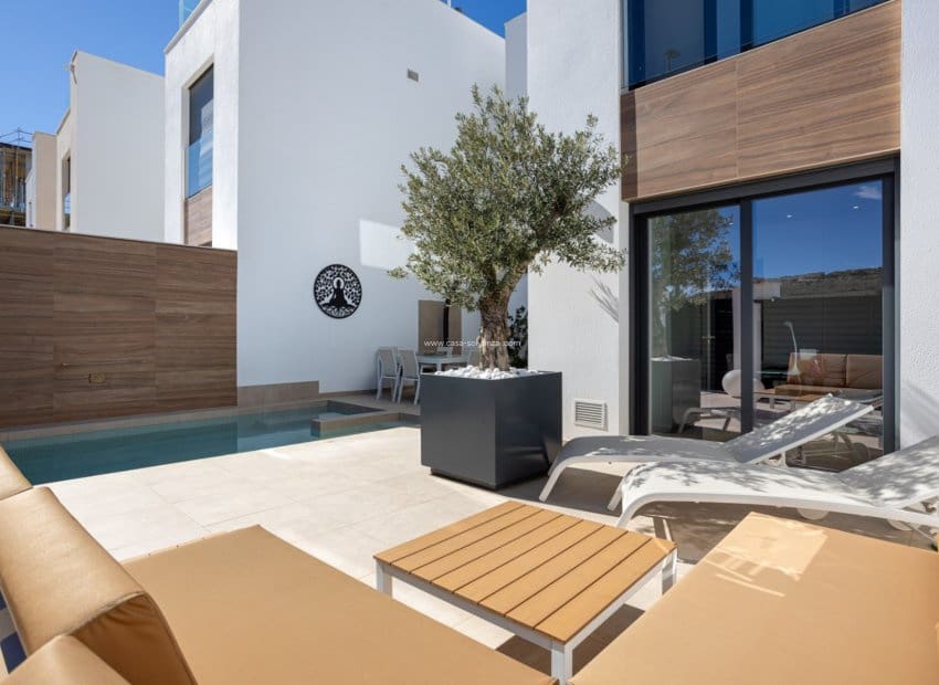 3 bedroom Villa for sale in Benijofar - € 439,900 (Ref: 9653326)