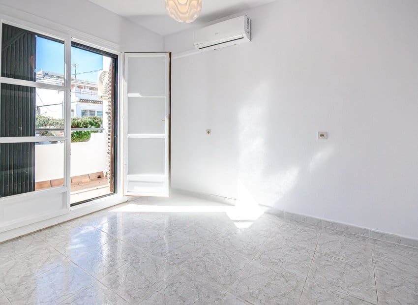 3 bedroom Villa for sale in San Miguel de Salinas - € 144,900 (Ref: 9653331)