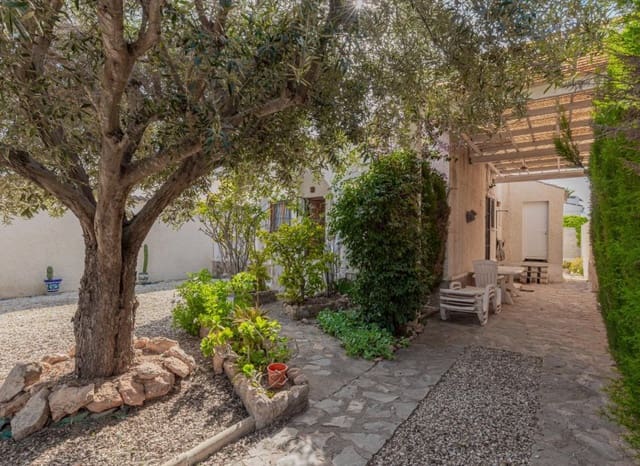 Chalet de 3 habitaciones en La Siesta, Torrevieja en venta - 224.000 € (Ref: 9657037)