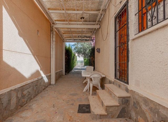 Chalet de 3 habitaciones en La Siesta, Torrevieja en venta - 224.000 € (Ref: 9657037)