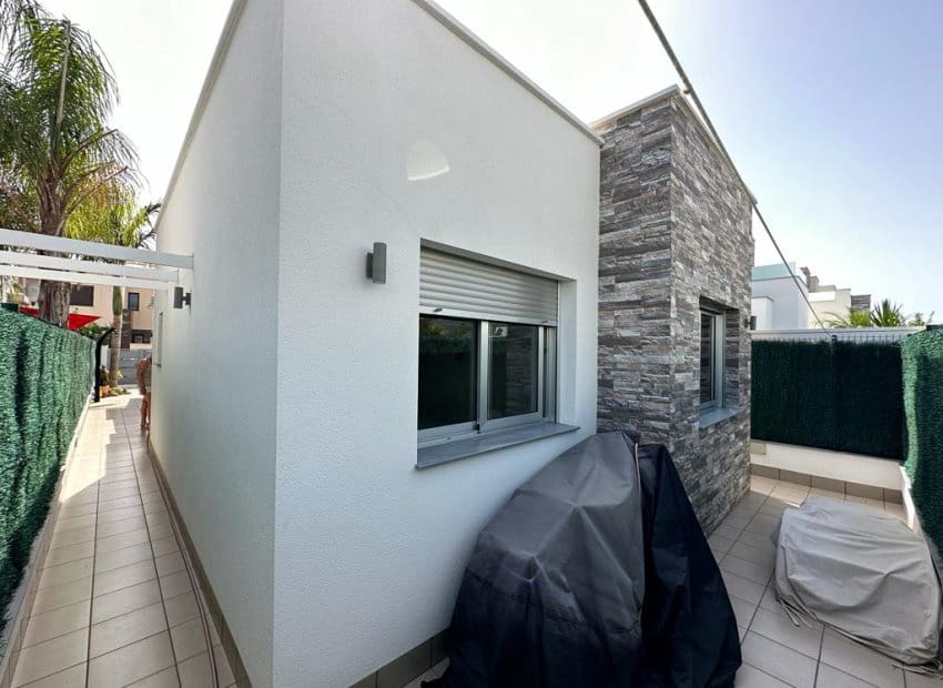 2 makuuhuone Huvila myytävänä paikassa Lo Pagan mukana uima-altaan - 305 000 € (Ref: 9657039)