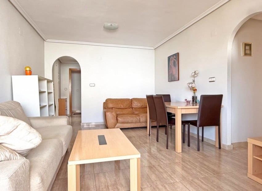 3 bedroom Apartment for sale in Torrevieja with pool - € 169,000 (Ref: 9657043)