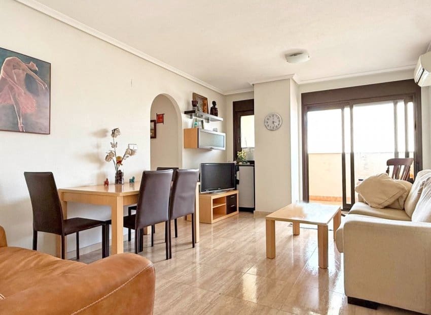 3 bedroom Apartment for sale in Torrevieja with pool - € 169,000 (Ref: 9657043)