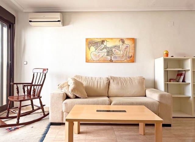 3 bedroom Apartment for sale in Centro, Torrevieja with pool - € 169,000 (Ref: 9657043)