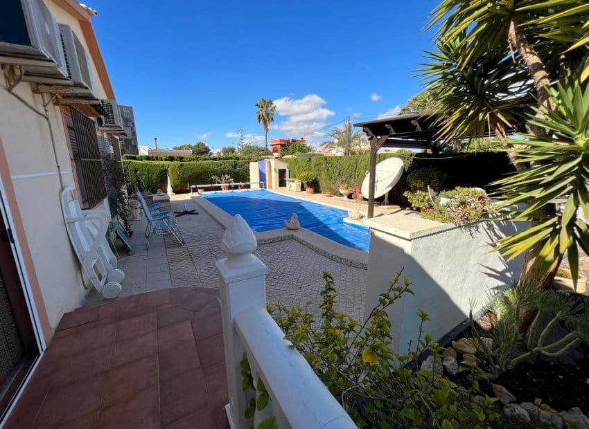 3 soveværelse Villa til salg i Cabo Roig med swimmingpool - € 790.000 (Ref: 9657047)