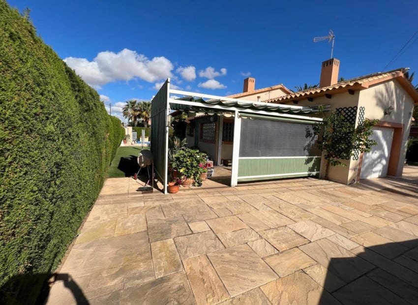 3 soveværelse Villa til salg i Cabo Roig med swimmingpool - € 790.000 (Ref: 9657047)