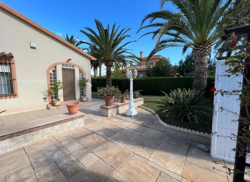 3 soveværelse Villa til salg i Cabo Roig med swimmingpool - € 790.000 (Ref: 9657047)