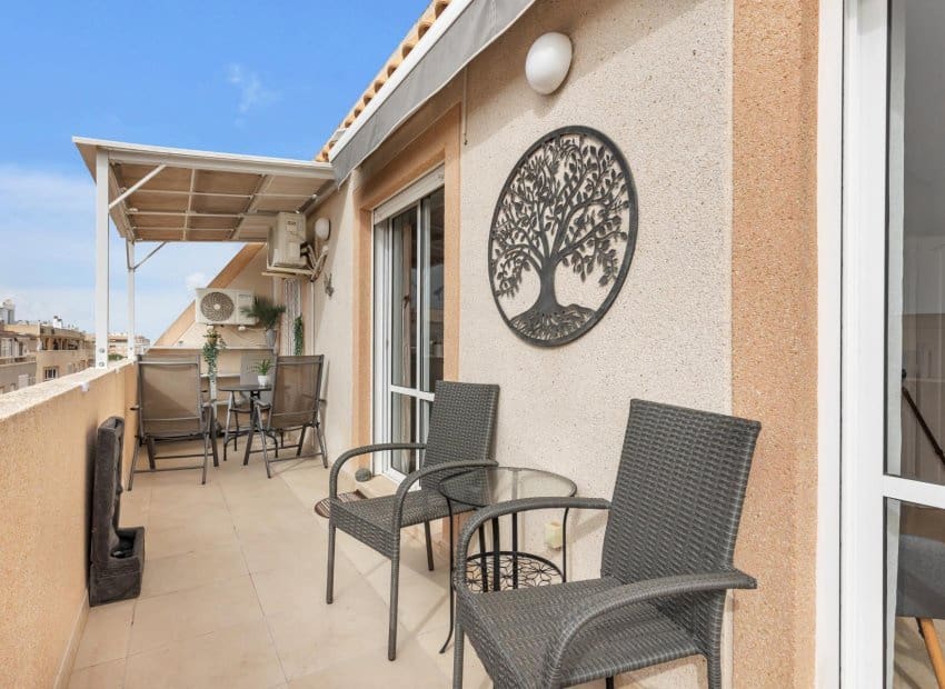 3 sypialnia Apartament na sprzedaż w Torrevieja z basenem - 189 000 € (Ref: 9659671)