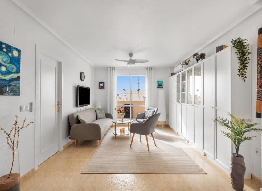 3 sypialnia Apartament na sprzedaż w Torrevieja z basenem - 189 000 € (Ref: 9659671)