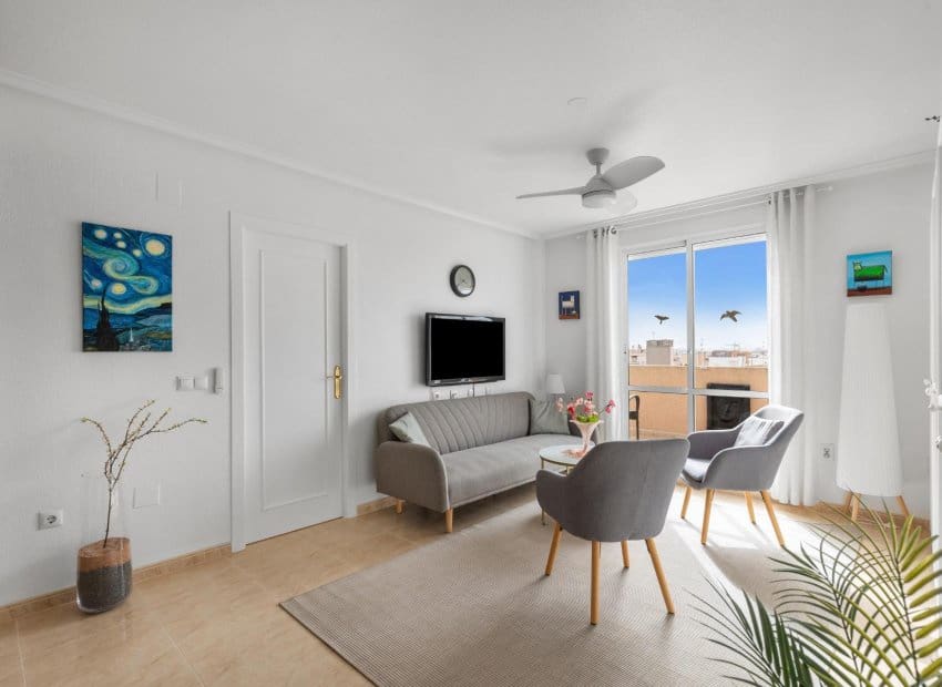 3 sypialnia Apartament na sprzedaż w Torrevieja z basenem - 189 000 € (Ref: 9659671)