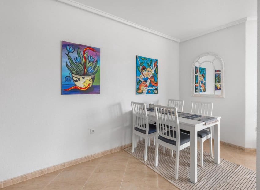 3 sypialnia Apartament na sprzedaż w Torrevieja z basenem - 189 000 € (Ref: 9659671)