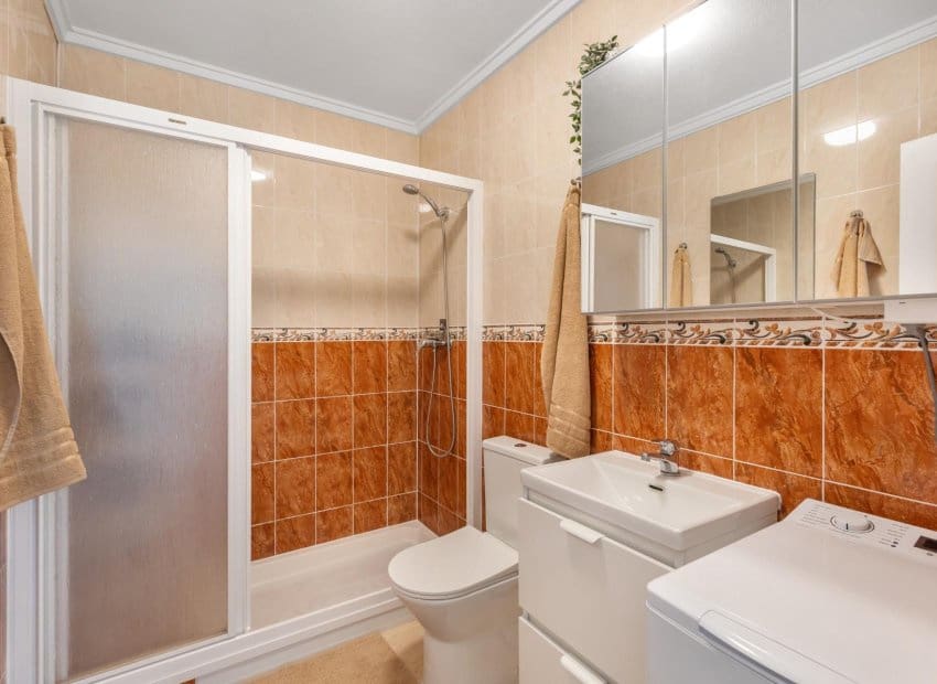 3 sypialnia Apartament na sprzedaż w Torrevieja z basenem - 189 000 € (Ref: 9659671)