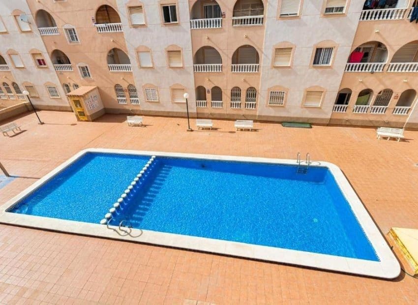 3 sypialnia Apartament na sprzedaż w Torrevieja z basenem - 189 000 € (Ref: 9659671)