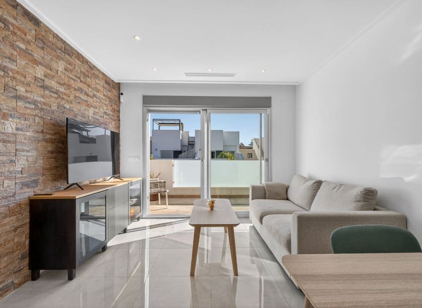 2 bedroom Apartment for sale in Ciudad Quesada with pool - € 249,000 (Ref: 9659673)