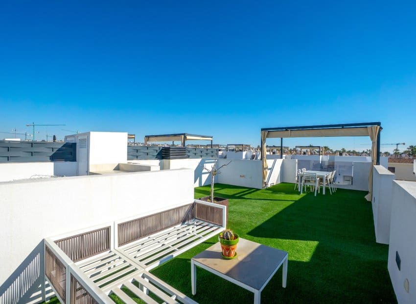 2 bedroom Apartment for sale in Ciudad Quesada with pool - € 249,000 (Ref: 9659673)