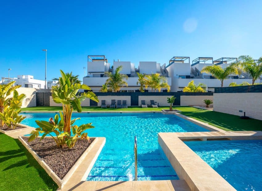 2 bedroom Apartment for sale in Ciudad Quesada with pool - € 249,000 (Ref: 9659673)