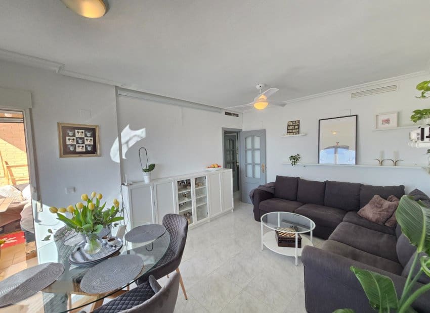 3 Zimmer Apartment zu verkaufen in Los Montesinos mit Pool - 145.000 € (Ref: 9659816)