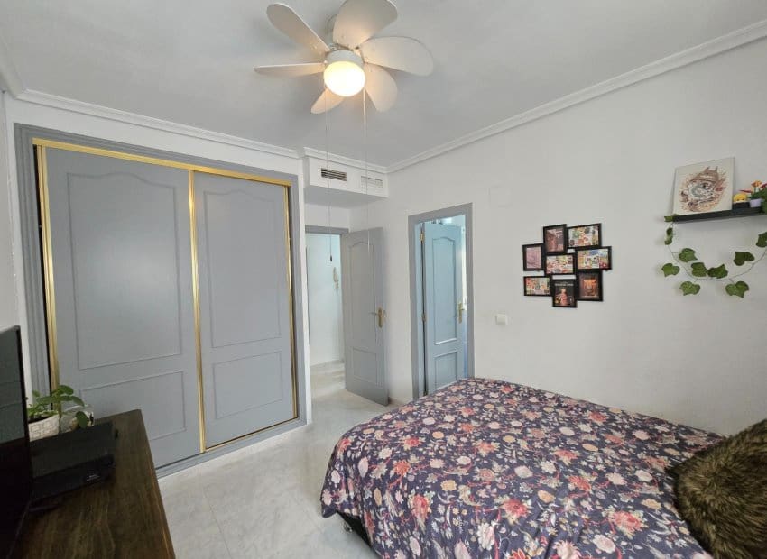 3 Zimmer Apartment zu verkaufen in Los Montesinos mit Pool - 145.000 € (Ref: 9659816)