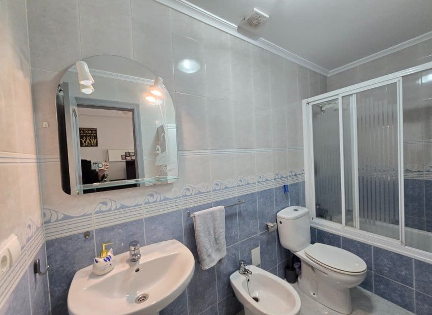 3 Zimmer Apartment zu verkaufen in Los Montesinos mit Pool - 145.000 € (Ref: 9659816)