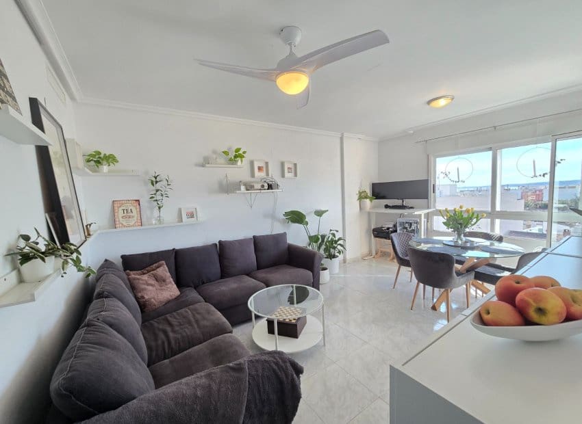 3 Zimmer Apartment zu verkaufen in Los Montesinos mit Pool - 145.000 € (Ref: 9659816)