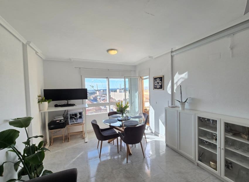 3 Zimmer Apartment zu verkaufen in Los Montesinos mit Pool - 145.000 € (Ref: 9659816)