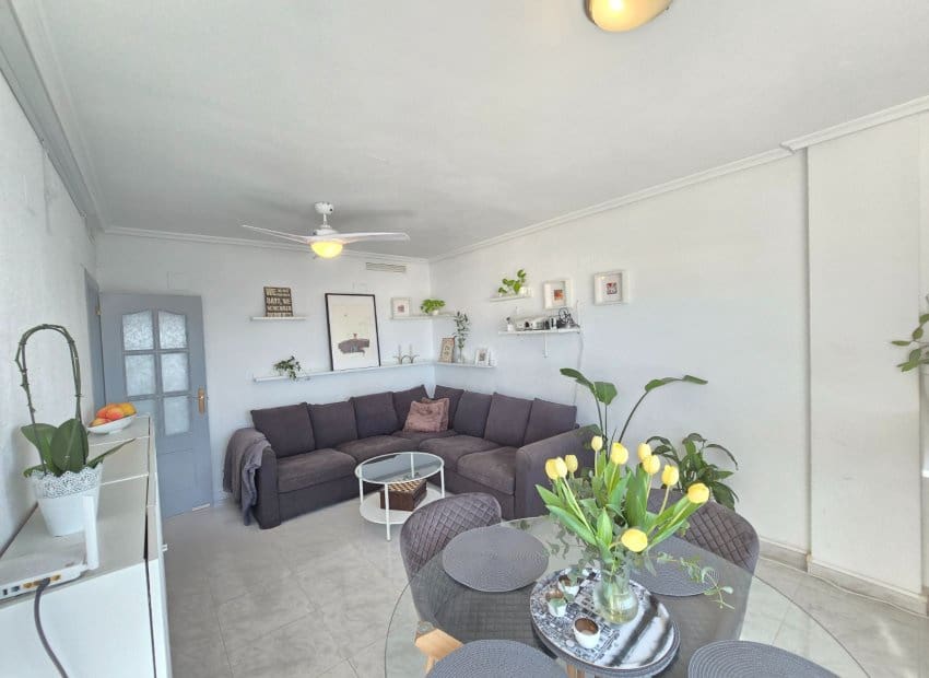 3 Zimmer Apartment zu verkaufen in Los Montesinos mit Pool - 145.000 € (Ref: 9659816)