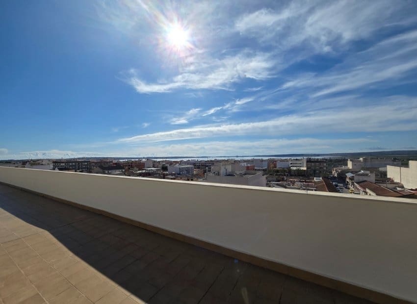 3 Zimmer Apartment zu verkaufen in Los Montesinos mit Pool - 145.000 € (Ref: 9659816)