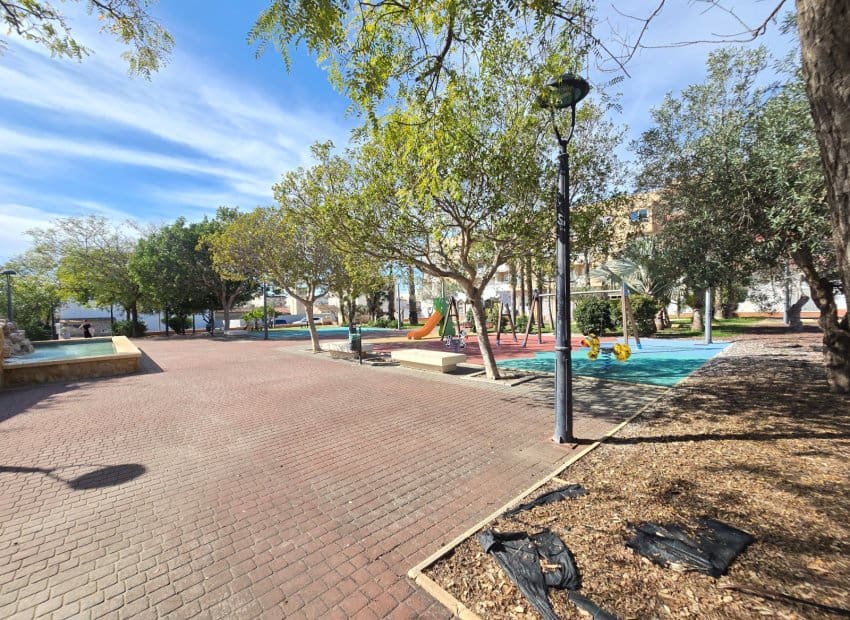 3 Zimmer Apartment zu verkaufen in Los Montesinos mit Pool - 145.000 € (Ref: 9659816)