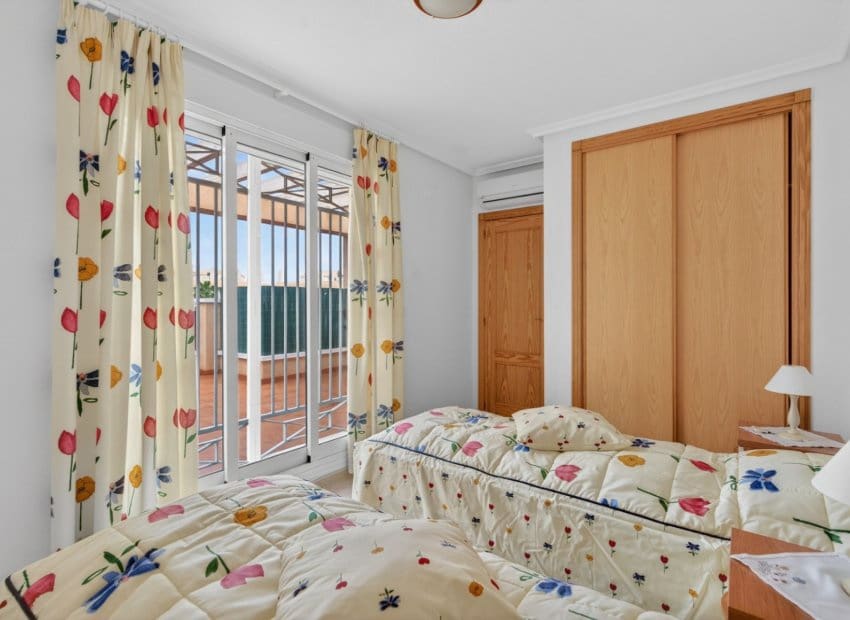 3 soverom Leilighet til salgs i Playa Flamenca med svømmebasseng - € 379 000 (Ref: 9662190)