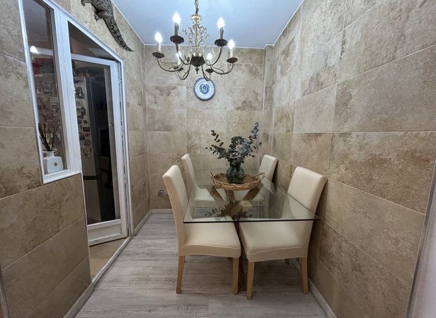 Casa de 2 habitaciones en Torrevieja en venta con piscina - 189.900 € (Ref: 9662191)