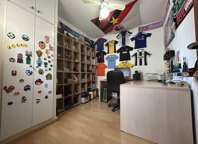 Casa de 2 habitaciones en Parque Acuático - Sector 25, Torrevieja en venta con piscina - 189.900 € (Ref: 9662191)