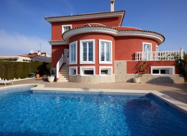 5 Zimmer Villa zu verkaufen in Ciudad Quesada, Rojales mit Pool - 790.000 € (Ref: 9662192)