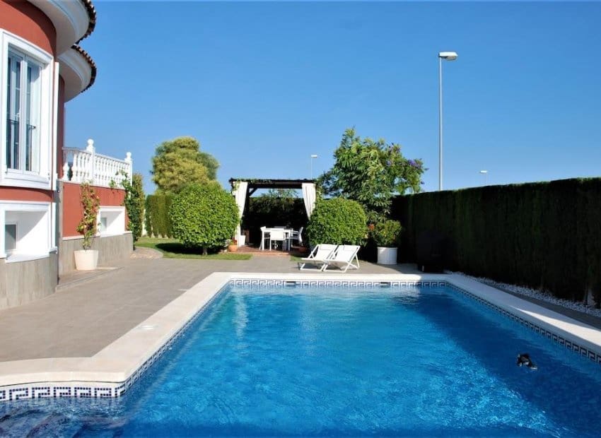 5 quarto Moradia para venda em Ciudad Quesada com piscina - 790 000 € (Ref: 9662192)