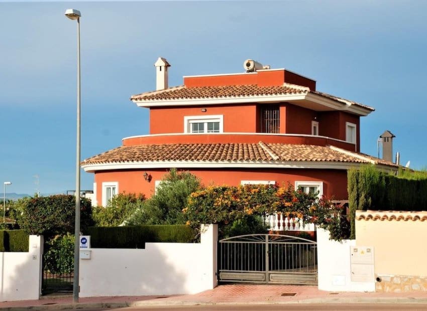 5 quarto Moradia para venda em Ciudad Quesada com piscina - 790 000 € (Ref: 9662192)