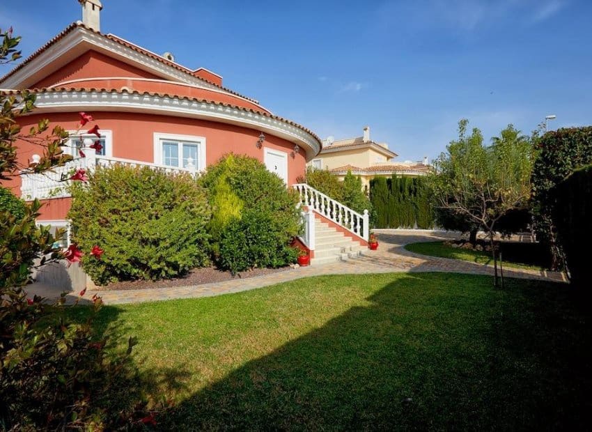 5 quarto Moradia para venda em Ciudad Quesada com piscina - 790 000 € (Ref: 9662192)