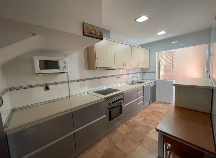 4 makuuhuone Omakotitalo myytävänä paikassa El Mojon - 460 000 € (Ref: 9665426)