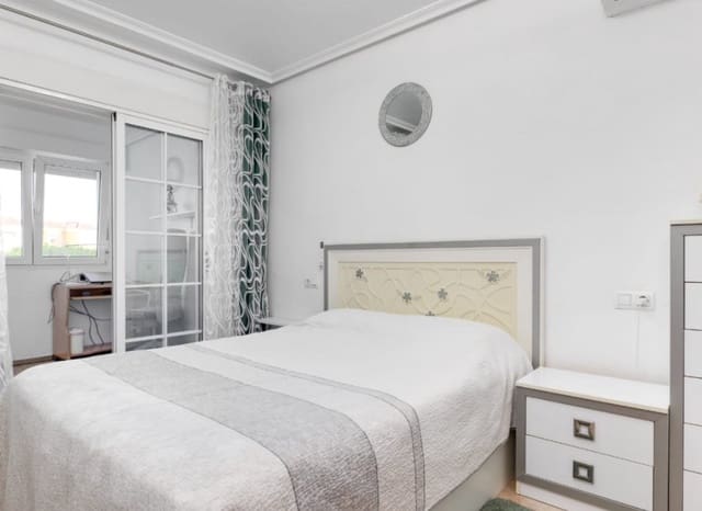 Casa de 3 habitaciones en Aguas Nuevas, Torrevieja en venta con piscina - 249.900 € (Ref: 9665427)