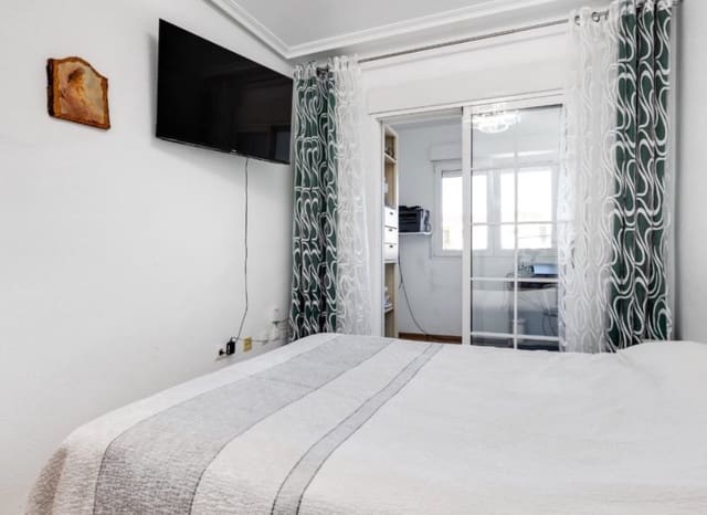 Casa de 3 habitaciones en Aguas Nuevas, Torrevieja en venta con piscina - 249.900 € (Ref: 9665427)