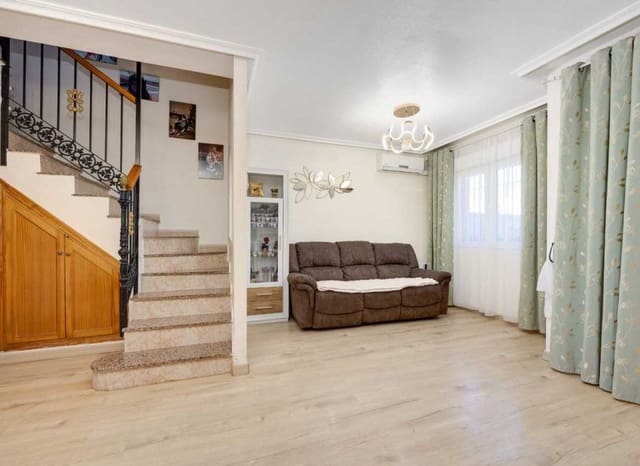 3 bedroom Townhouse for sale in Aguas Nuevas, Torrevieja with pool - € 249,900 (Ref: 9667107)