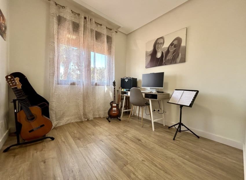 3 bedroom Apartment for sale in Los Alcazares with pool - € 276,000 (Ref: 9667108)