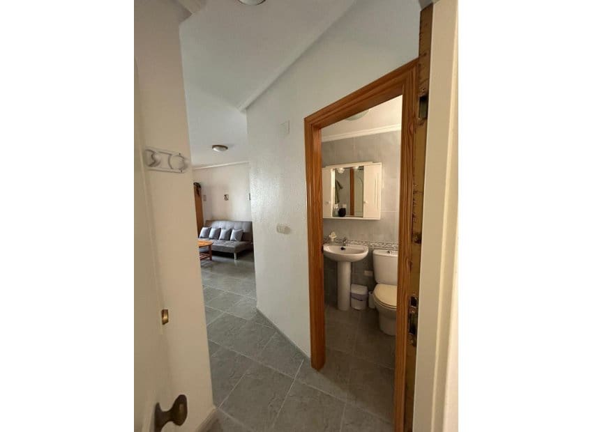 1 soveværelse Lejlighed til salg i Torrevieja med swimmingpool - € 88.000 (Ref: 9670005)