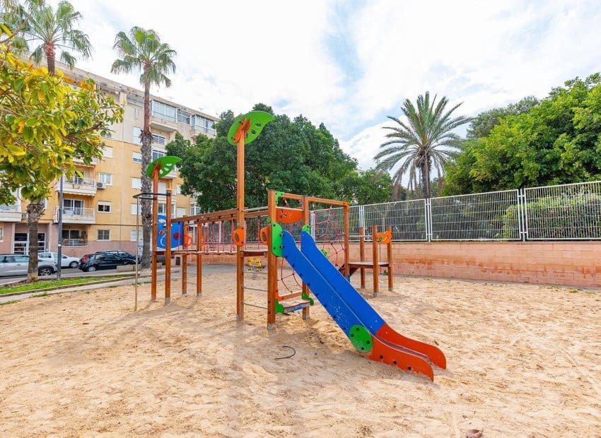 2 slaapkamer Appartement te koop in Torrevieja met zwembad - € 139.900 (Ref: 9671124)