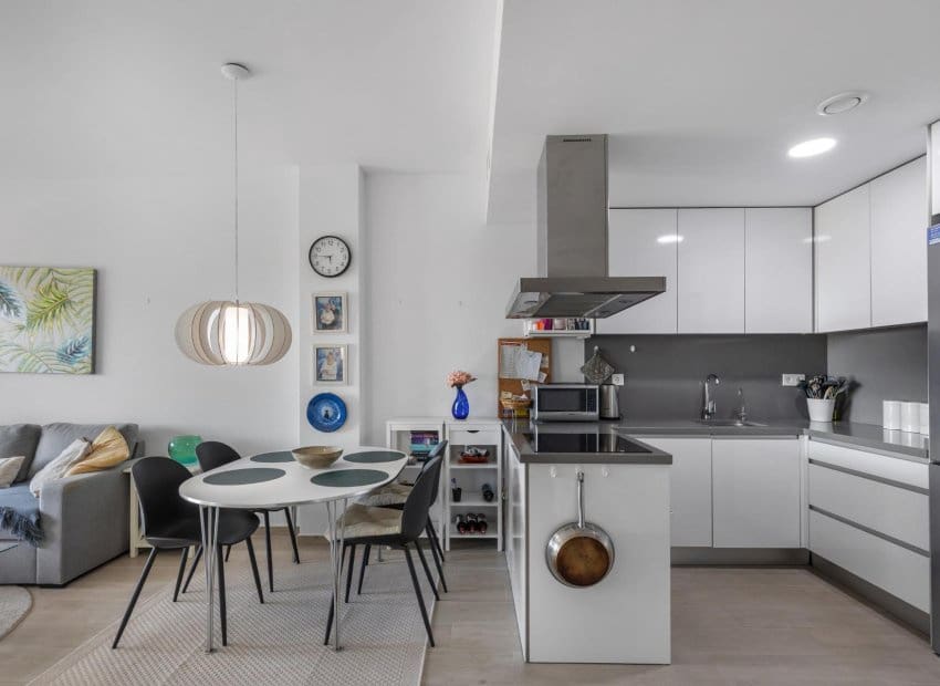 3 bedroom Apartment for sale in Torrevieja with pool - € 299,900 (Ref: 9671125)