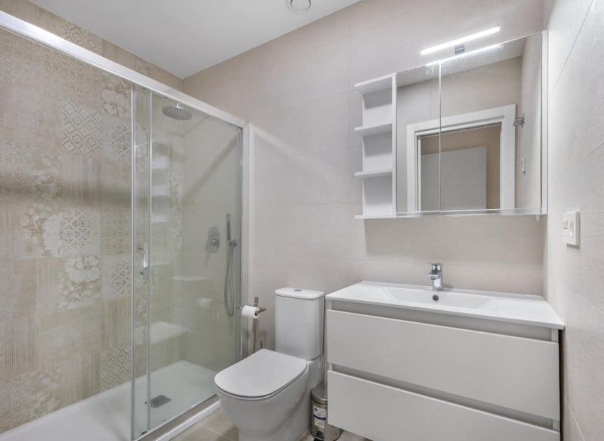 3 bedroom Apartment for sale in Torrevieja with pool - € 299,900 (Ref: 9671125)