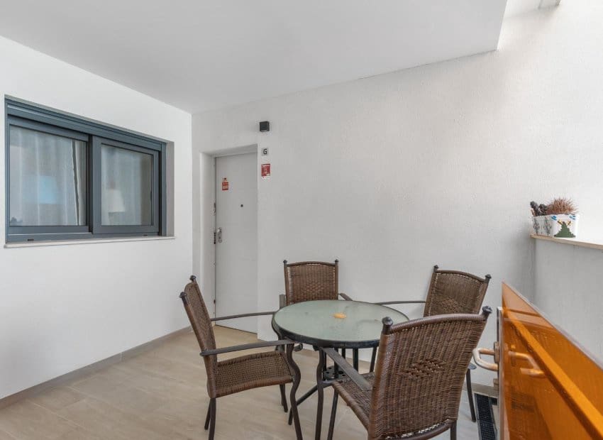 3 bedroom Apartment for sale in Torrevieja with pool - € 299,900 (Ref: 9671125)