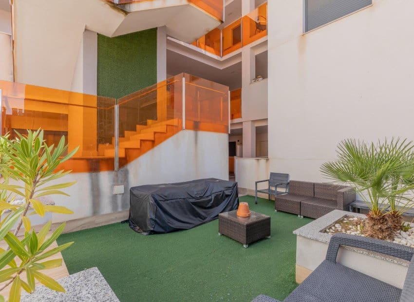 3 bedroom Apartment for sale in Torrevieja with pool - € 299,900 (Ref: 9671125)